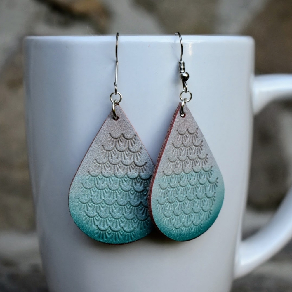 NEW! Earrings 💙